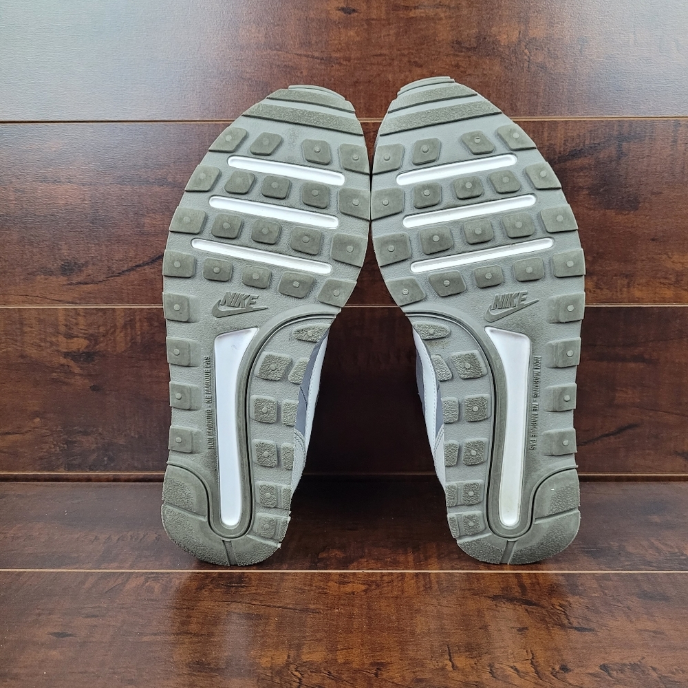 Nike Gray and White Women's Athletic Sneakers - Picture 5 of 9